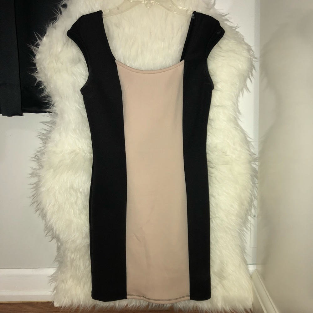 Beige/Black Dress